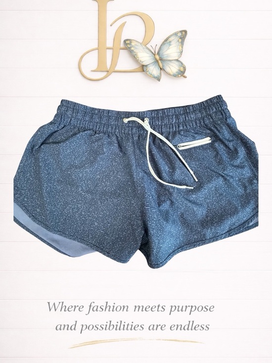 Vuori Pants - Vuori Med Clementine Short 2.0. Azure Dashed Lines
